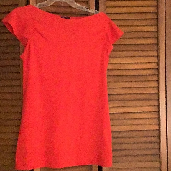Crimson red cotton and spandex flutter sleeve top - Picture 3 of 4